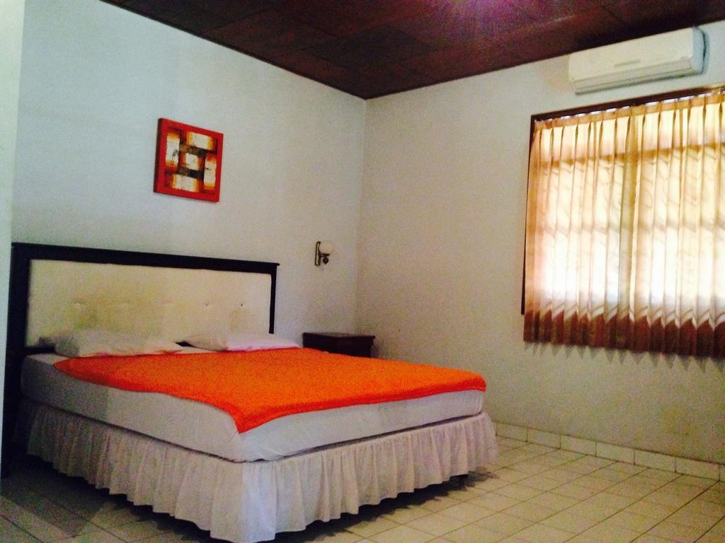 Mekar Jaya Bungalows Kuta  Phòng bức ảnh