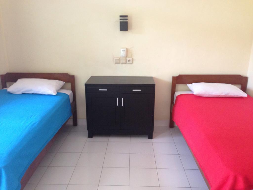 Mekar Jaya Bungalows Kuta  Phòng bức ảnh