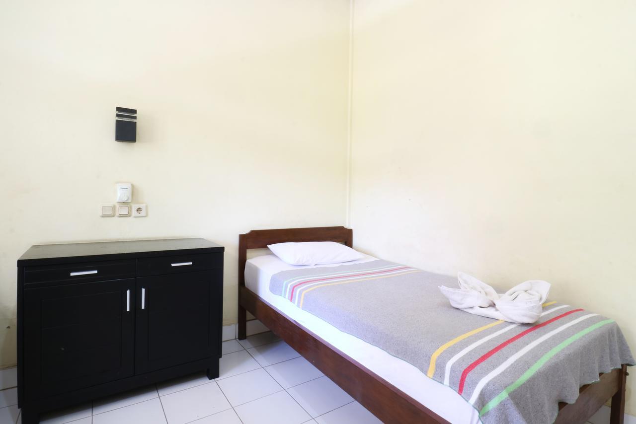 Mekar Jaya Bungalows Kuta  Ngoại thất bức ảnh