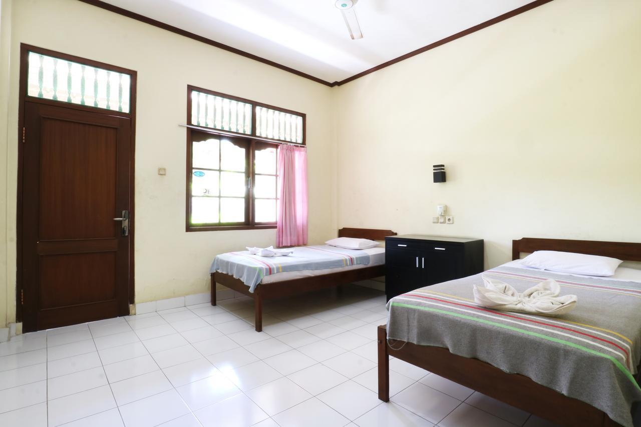 Mekar Jaya Bungalows Kuta  Ngoại thất bức ảnh