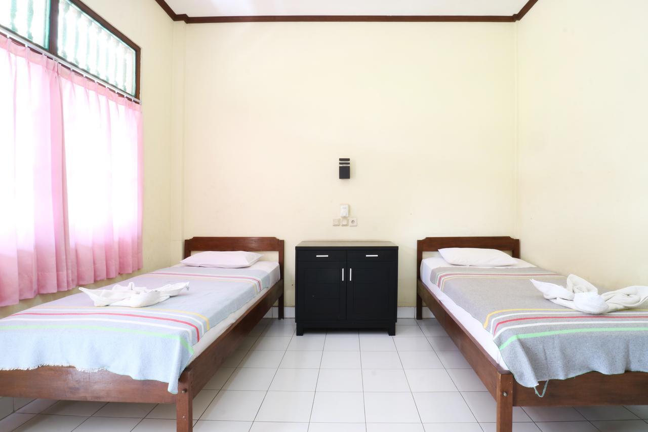 Mekar Jaya Bungalows Kuta  Ngoại thất bức ảnh
