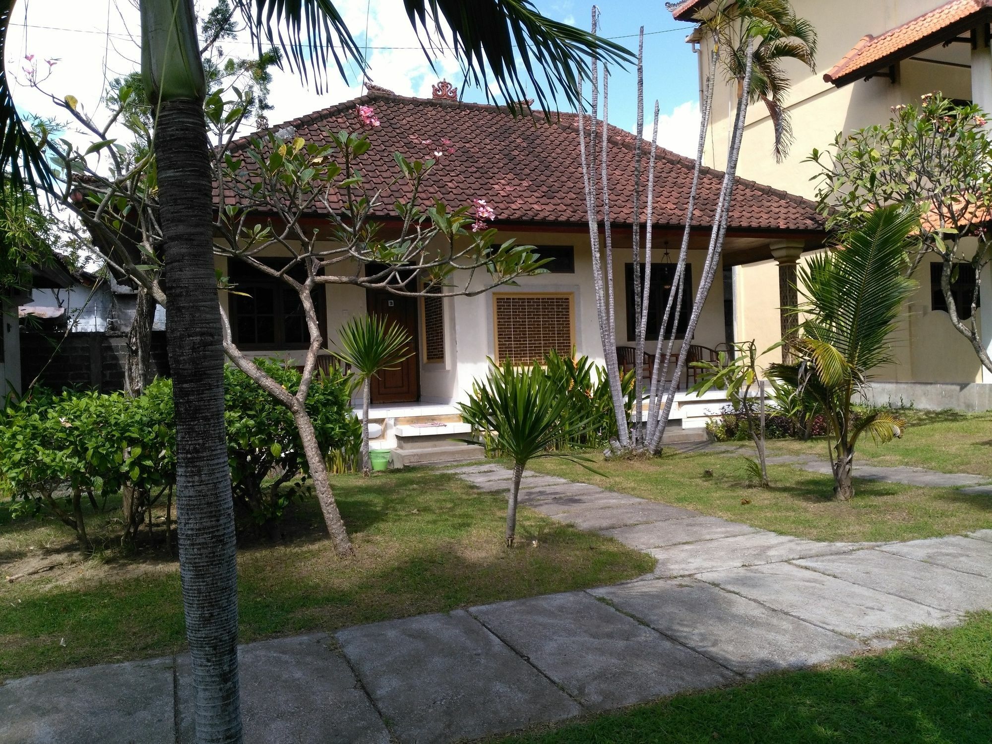 Mekar Jaya Bungalows Kuta  Ngoại thất bức ảnh